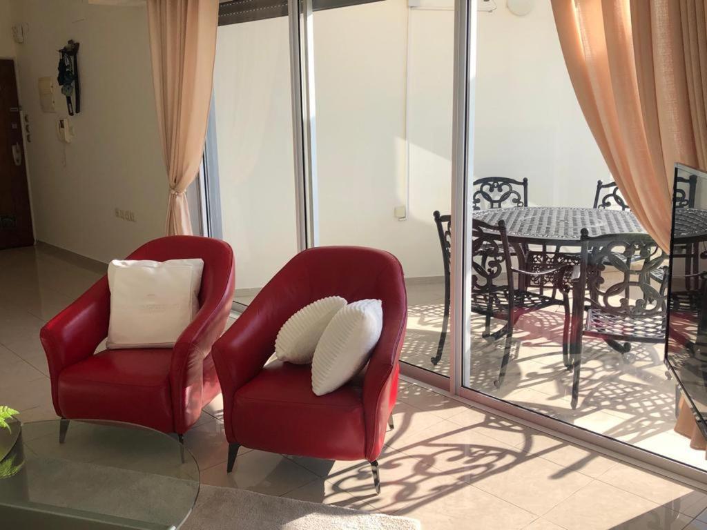 Sky Home Luxury Apartment With Sea View 巴特亚姆 外观 照片