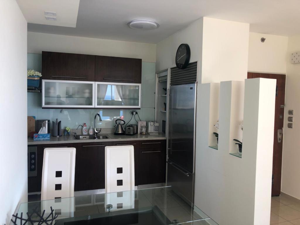Sky Home Luxury Apartment With Sea View 巴特亚姆 外观 照片